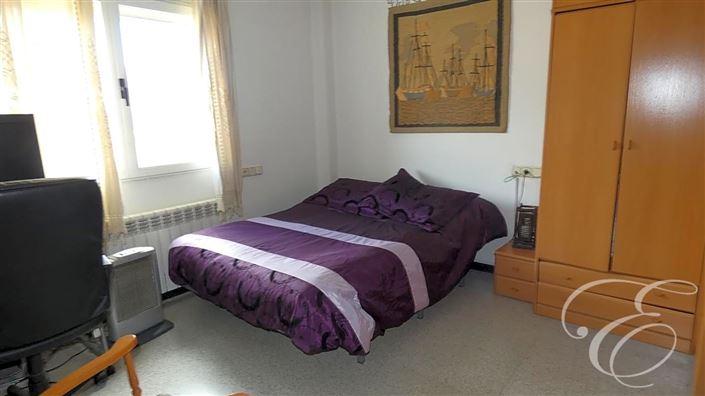 Image No.12-7 Bed Property for sale