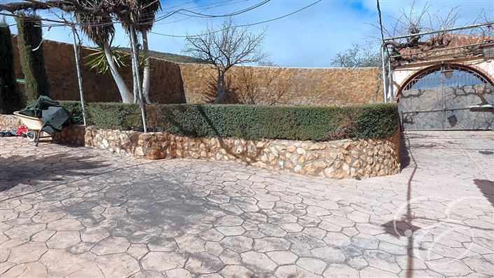 Image No.23-7 Bed Property for sale