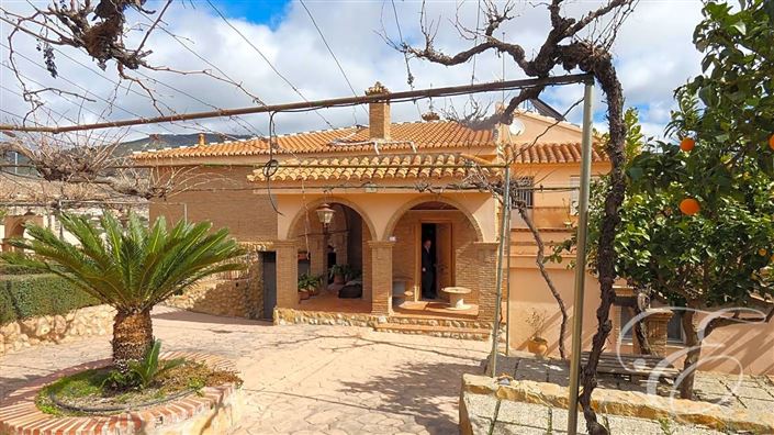 Image No.25-7 Bed Property for sale