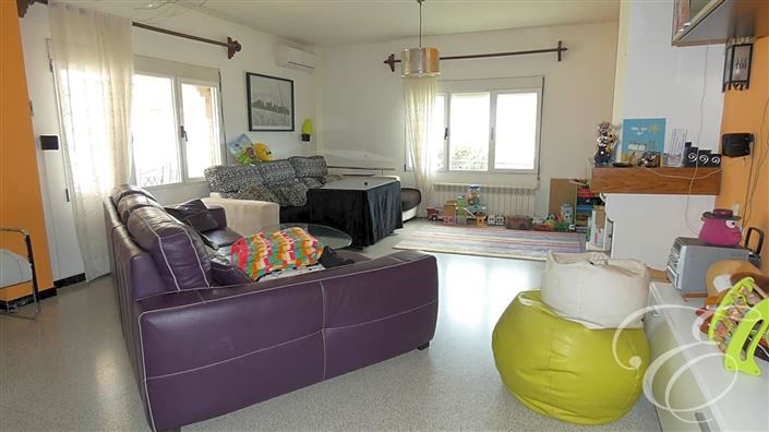 Image No.5-7 Bed Property for sale