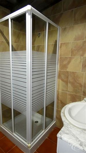 Image No.17-4 Bed Property for sale