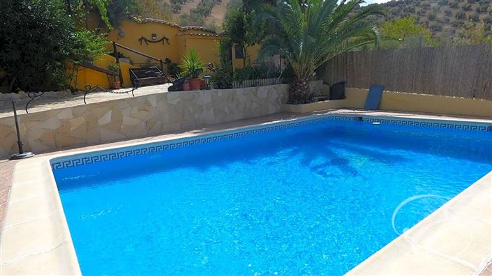 Image No.23-6 Bed Property for sale