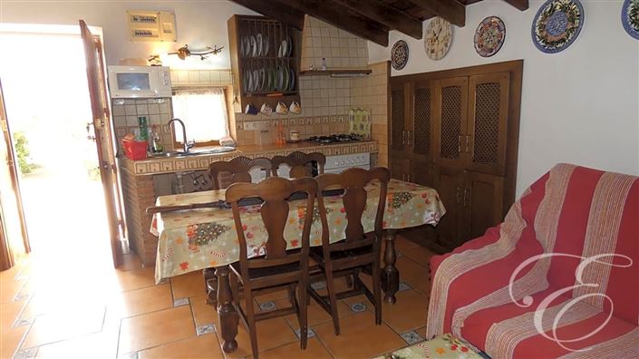 Image No.10-6 Bed Property for sale