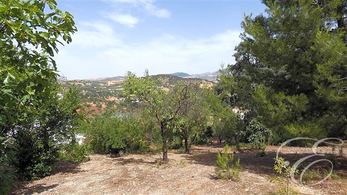 Image No.22-6 Bed Property for sale