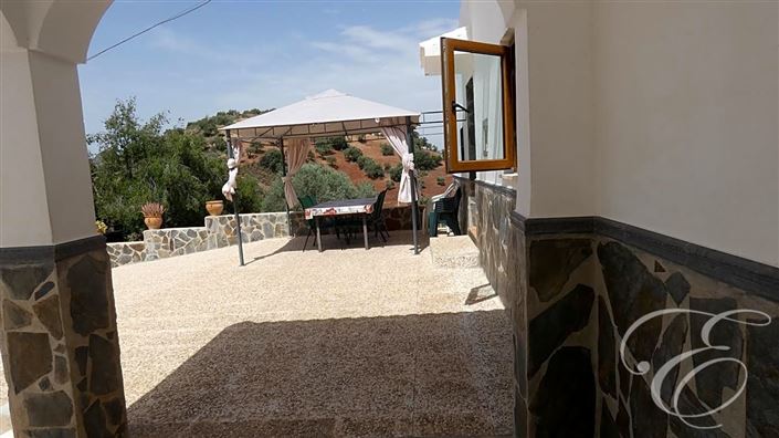 Image No.9-6 Bed Property for sale