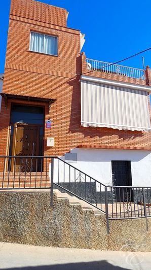 Image No.3-4 Bed Property for sale