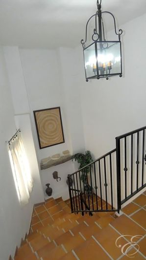 Image No.19-6 Bed Property for sale