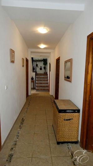 Image No.6-6 Bed Property for sale