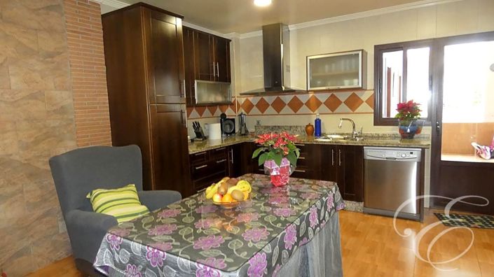 Image No.3-3 Bed Property for sale