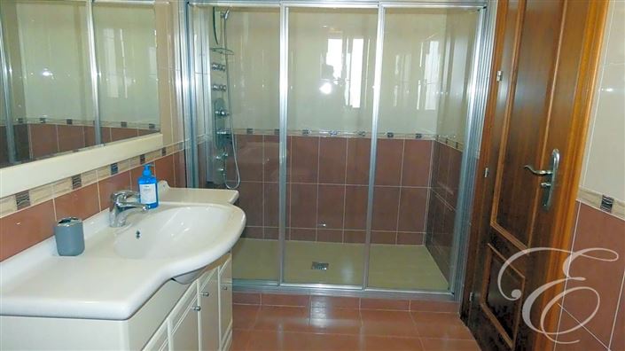 Image No.13-4 Bed Property for sale