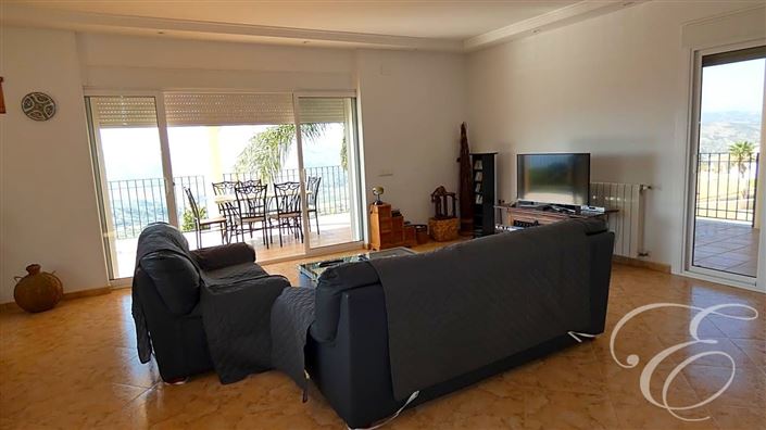 Image No.7-4 Bed Property for sale