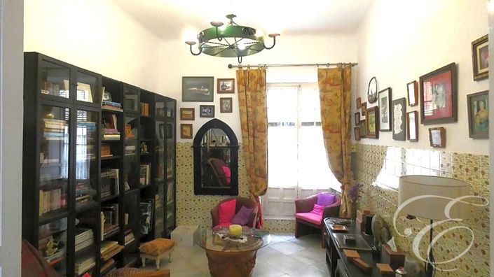 Image No.7-7 Bed Property for sale