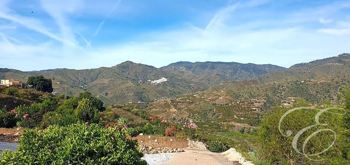 Image No.17-2 Bed Property for sale