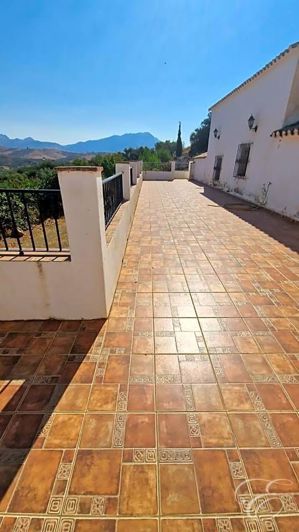 Image No.20-7 Bed Property for sale