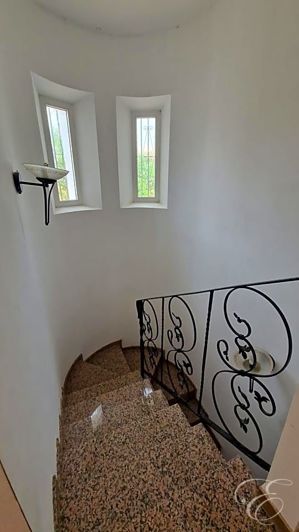 Image No.11-4 Bed Property for sale