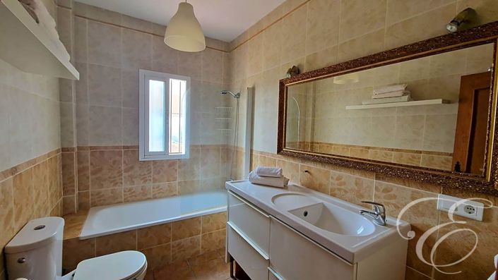 Image No.7-4 Bed Property for sale