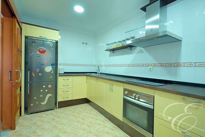 Image No.13-3 Bed Property for sale