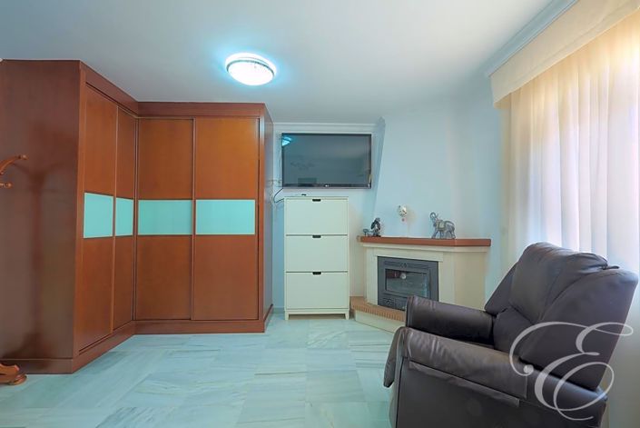 Image No.16-3 Bed Property for sale