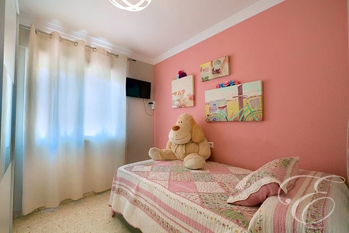 Image No.21-3 Bed Property for sale