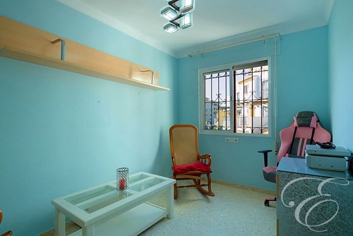 Image No.23-3 Bed Property for sale