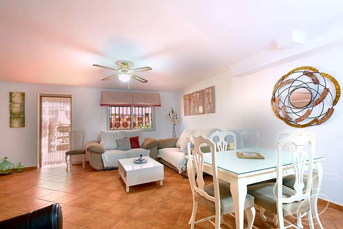 Image No.30-3 Bed Property for sale