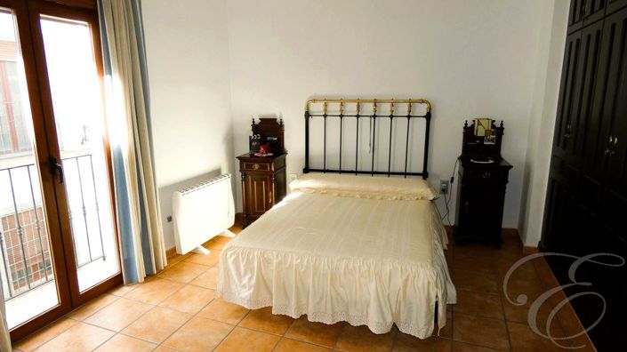 Image No.13-4 Bed Property for sale