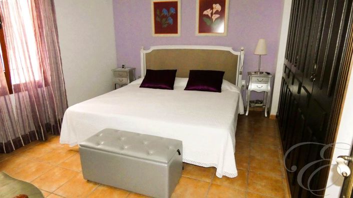 Image No.7-4 Bed Property for sale