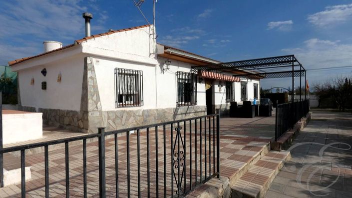 Image No.13-3 Bed Property for sale