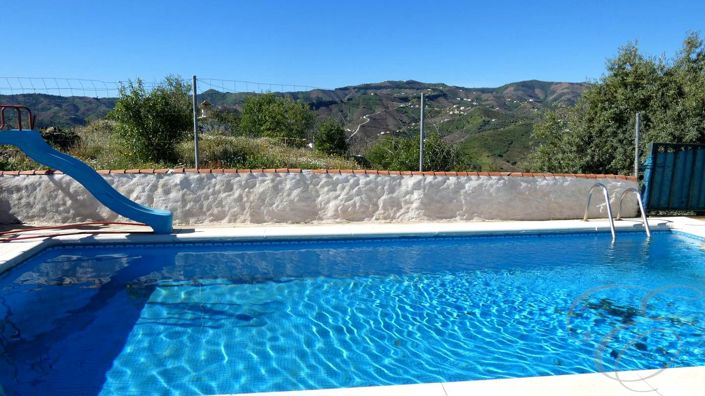 Image No.3-5 Bed Property for sale