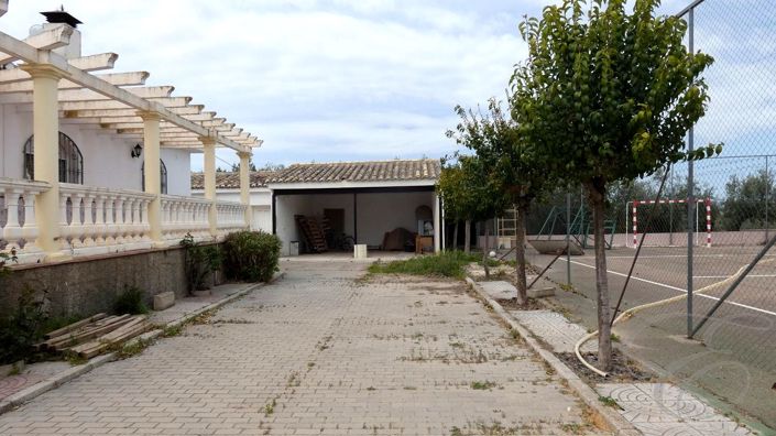 Image No.16-4 Bed Property for sale