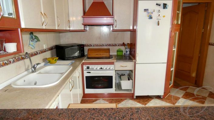 Image No.6-4 Bed Property for sale