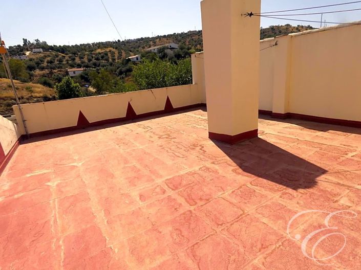 Image No.10-3 Bed Property for sale