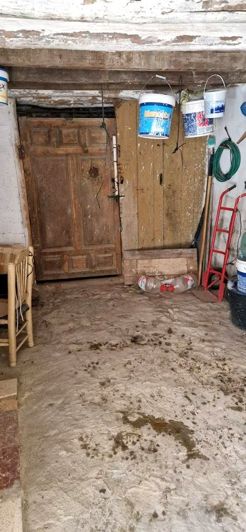 Image No.16-9 Bed Property for sale