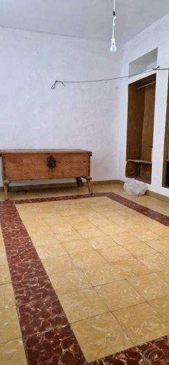 Image No.3-9 Bed Property for sale