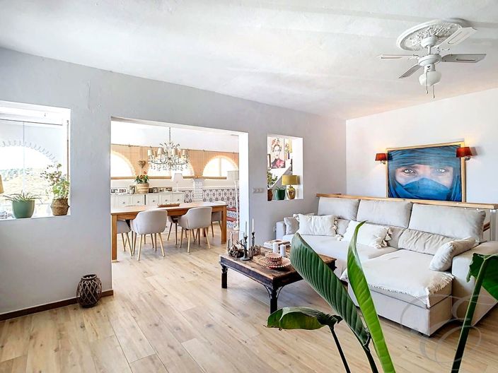 Image No.4-Propriété de 3 chambres à vendre à Cutar