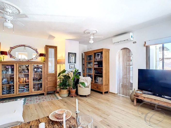 Image No.5-Propriété de 3 chambres à vendre à Cutar