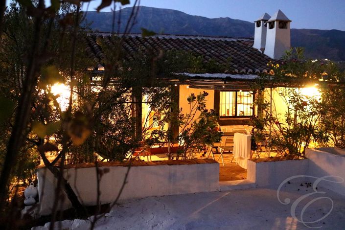 Image No.24-5 Bed Property for sale