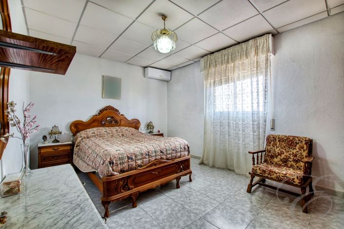 Image No.18-4 Bed Property for sale