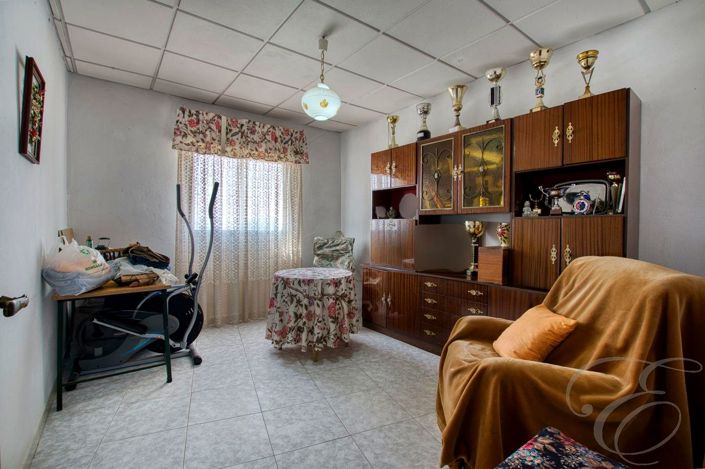 Image No.23-4 Bed Property for sale