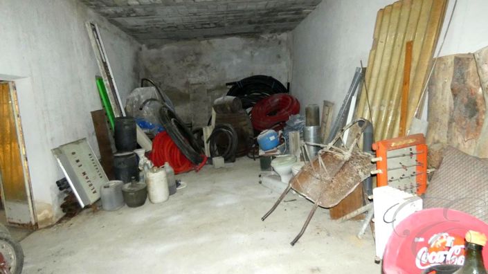 Image No.12-4 Bed Property for sale