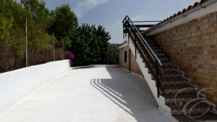 Image No.4-4 Bed Property for sale