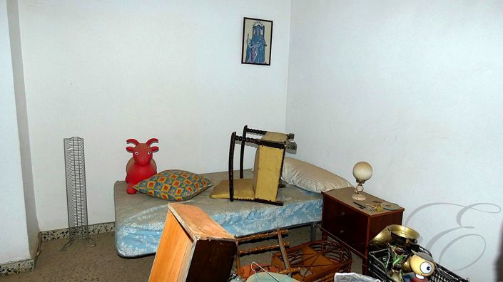 Image No.5-5 Bed Property for sale