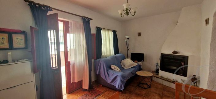 Image No.19-3 Bed Property for sale