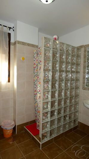 Image No.12-6 Bed Property for sale