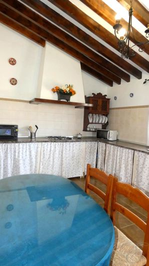 Image No.8-6 Bed Property for sale