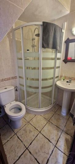 Image No.17-4 Bed Property for sale