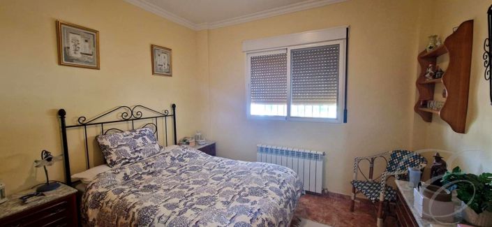 Image No.11-6 Bed Property for sale