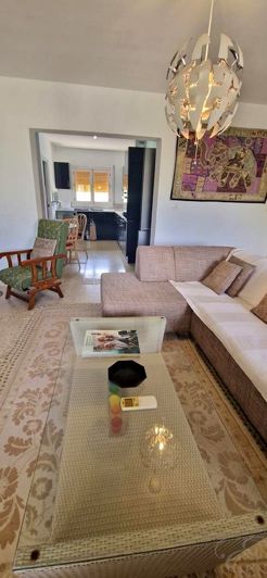 Image No.20-6 Bed Property for sale