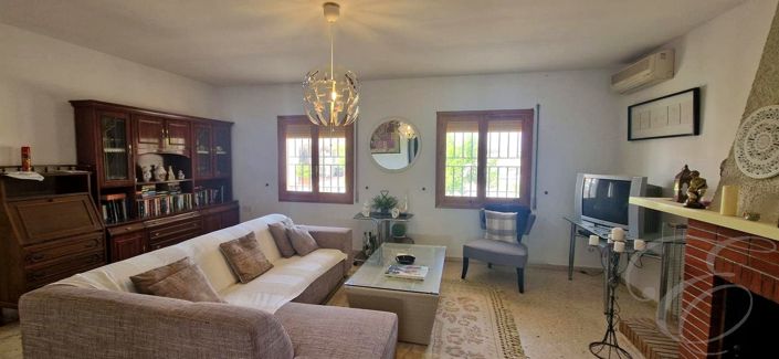 Image No.21-6 Bed Property for sale