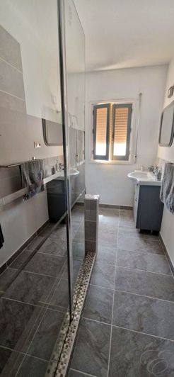 Image No.22-6 Bed Property for sale